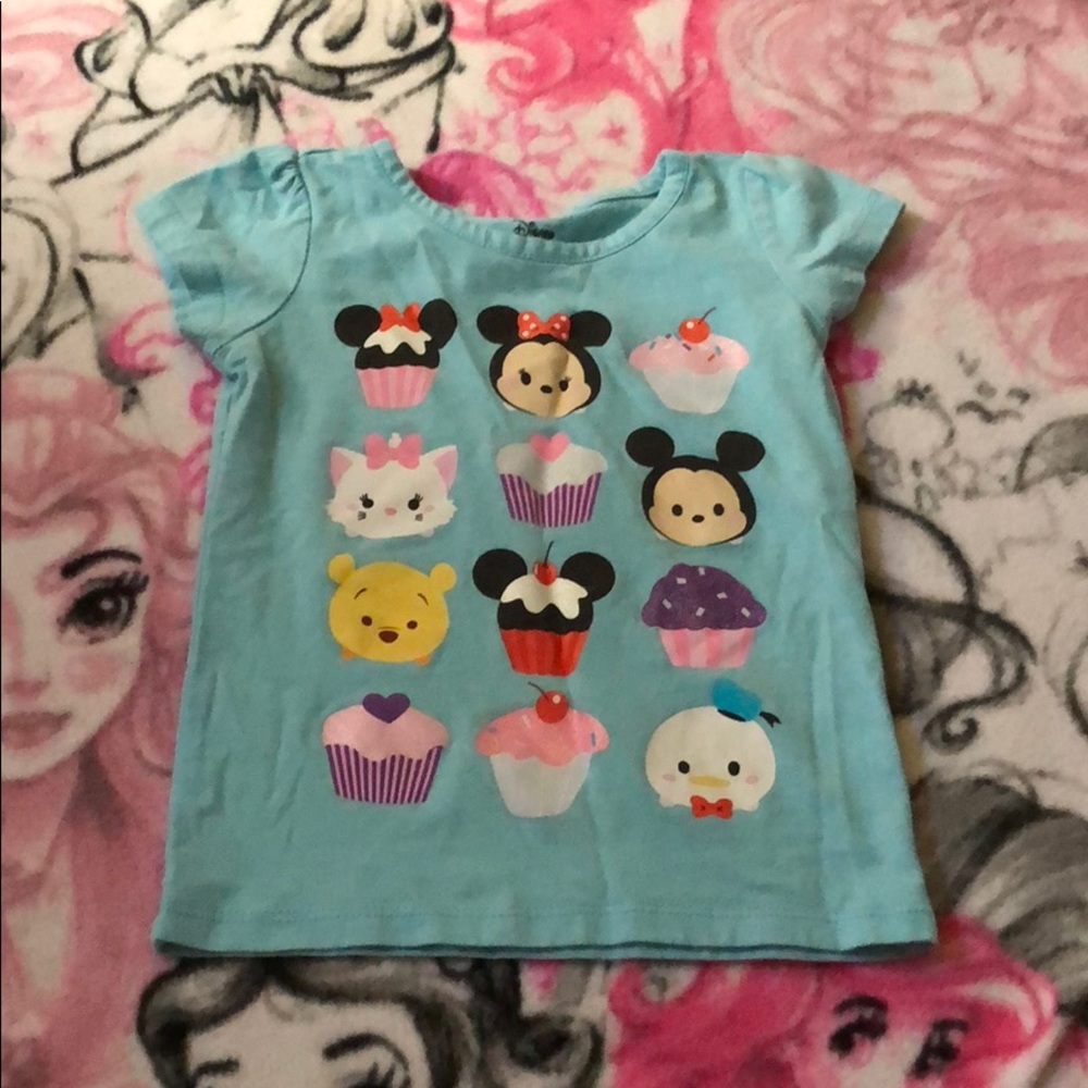 Graphic T